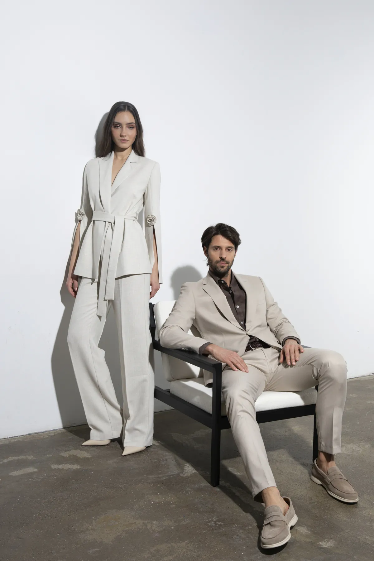 Elegantne pantalone sa lameom