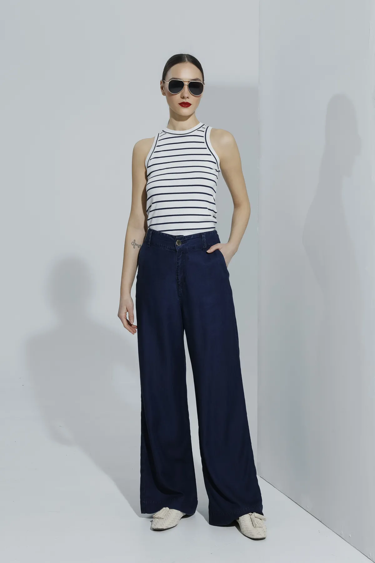 Tencel pantalone širokog kroja u denim stilu 