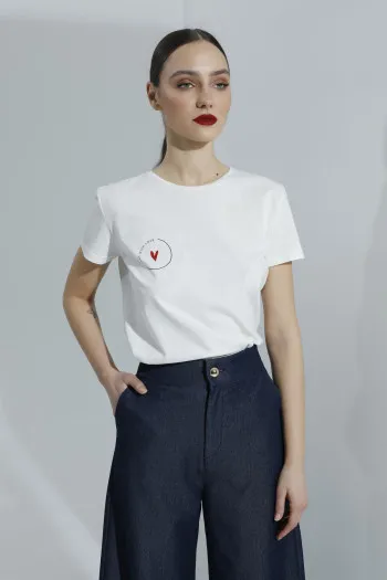 Majica sa minimalističkim printom 