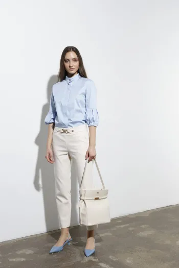 Pantalone sa dekorativnim detaljem 